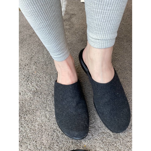 Clarks dark gray charcoal wool clogs, women's size 8 - Picture 2 of 12